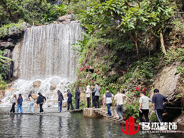 pp电子游戏装饰设计团队合影